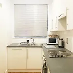2 Bed Flat In Centre Apartamento