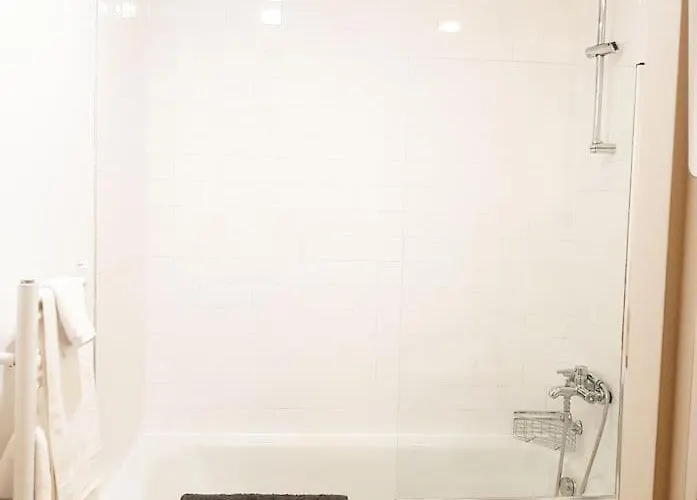 Apartment 2 Bed Flat In Centre *