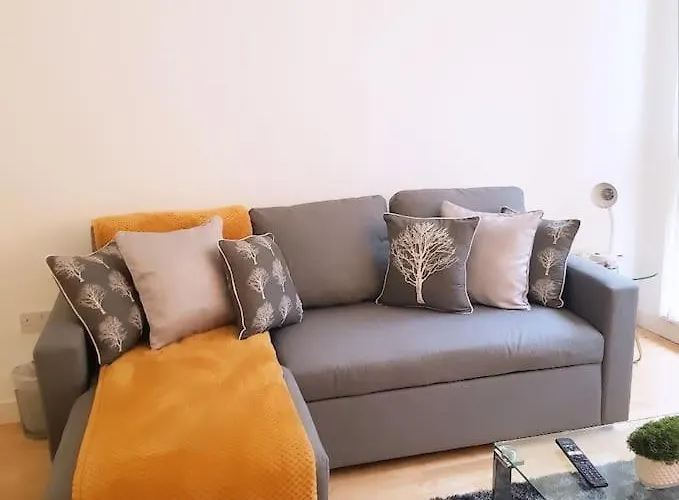 2 Bed Flat In Centre Leeds (West Yorkshire)