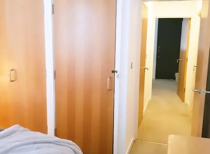 Apartment 2 Bed Flat In Centre